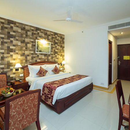 Hotel Rustic Leisures Llp Kochi Exterior foto
