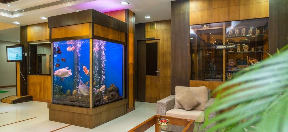 Hotel Rustic Leisures Llp Kochi Exterior foto