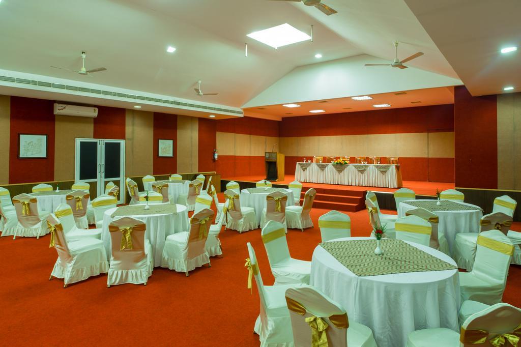Hotel Rustic Leisures Llp Kochi Exterior foto