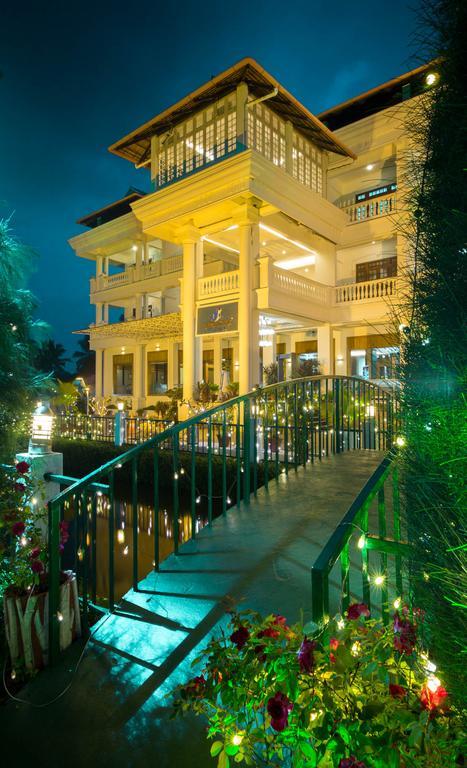 Hotel Rustic Leisures Llp Kochi Exterior foto