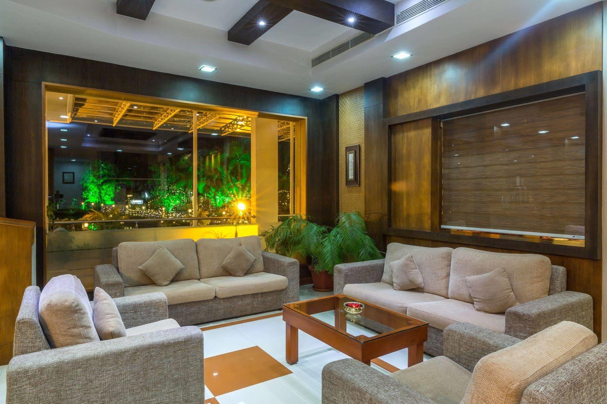 Hotel Rustic Leisures Llp Kochi Exterior foto