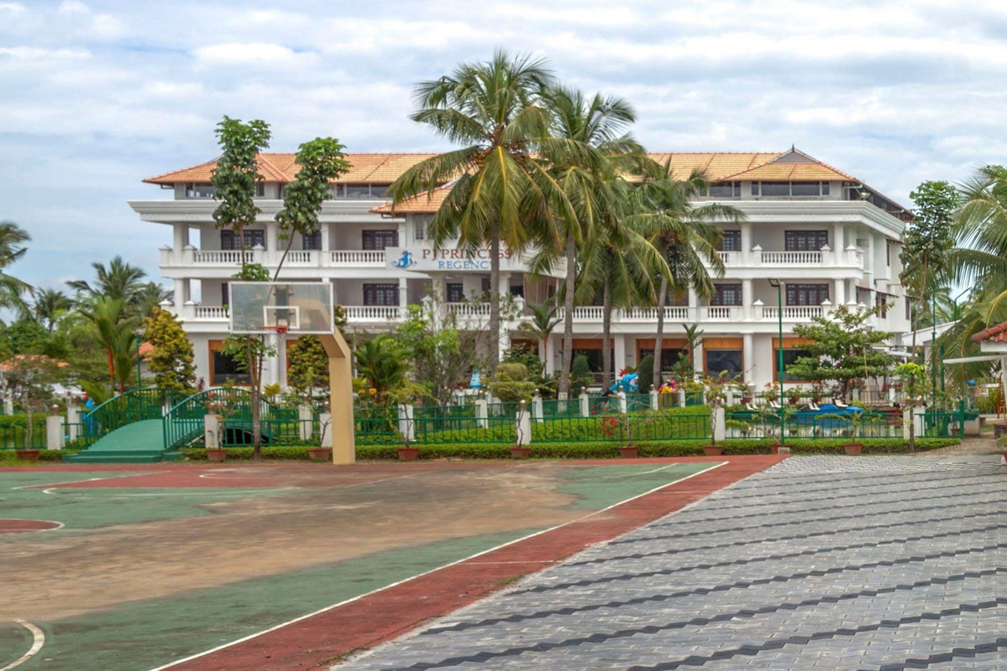 Hotel Rustic Leisures Llp Kochi Exterior foto