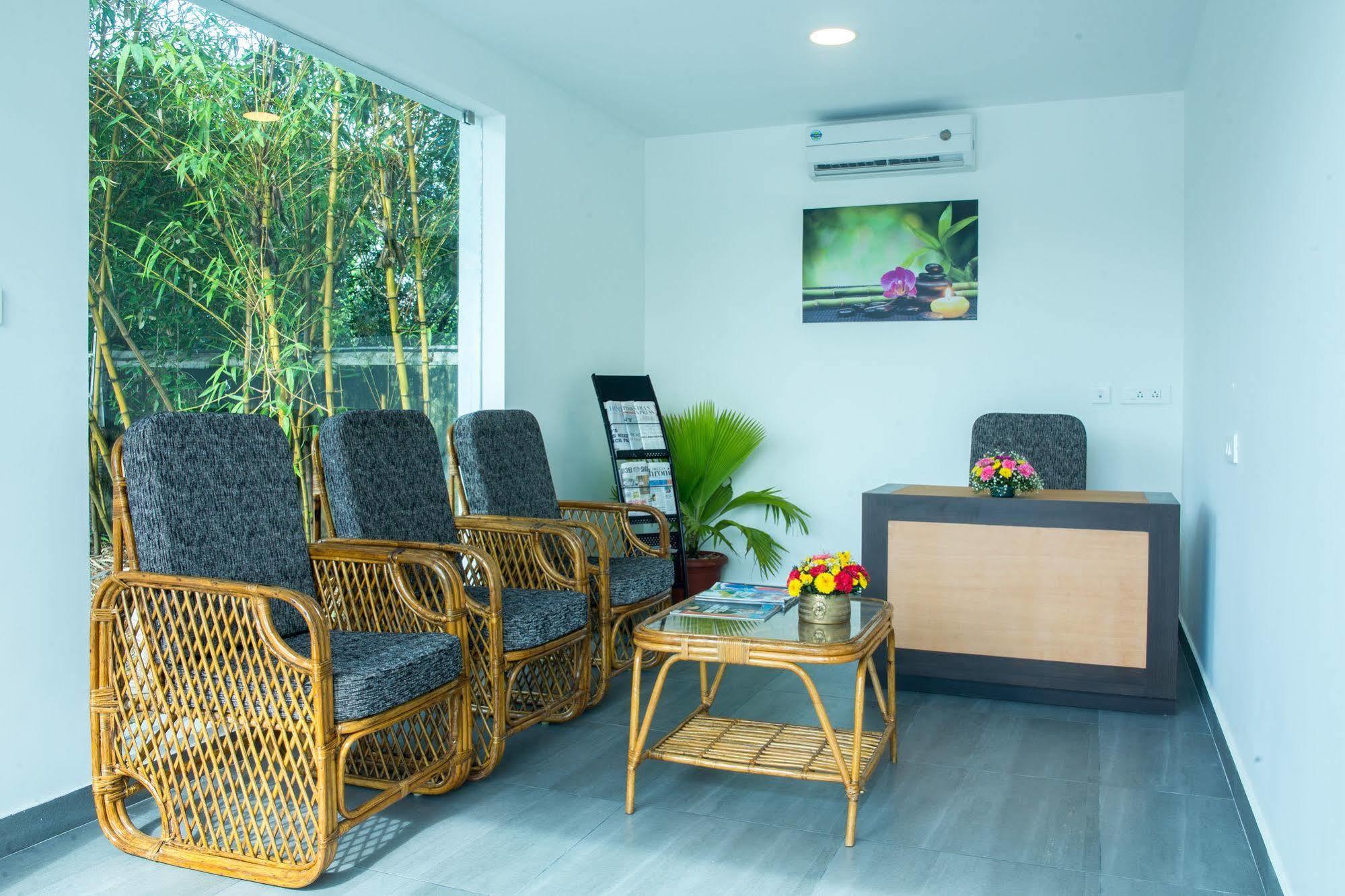 Hotel Rustic Leisures Llp Kochi Exterior foto