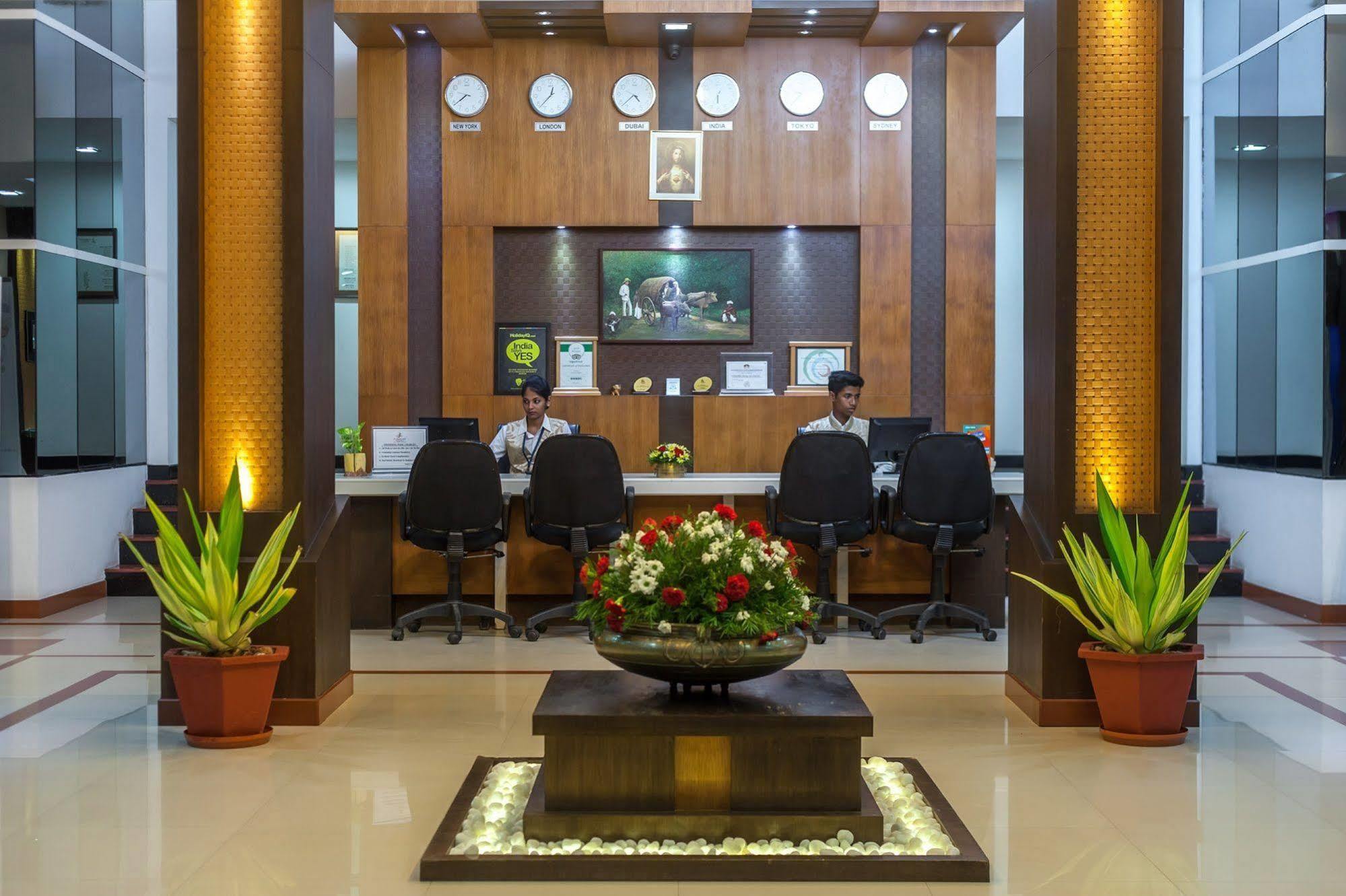 Hotel Rustic Leisures Llp Kochi Exterior foto