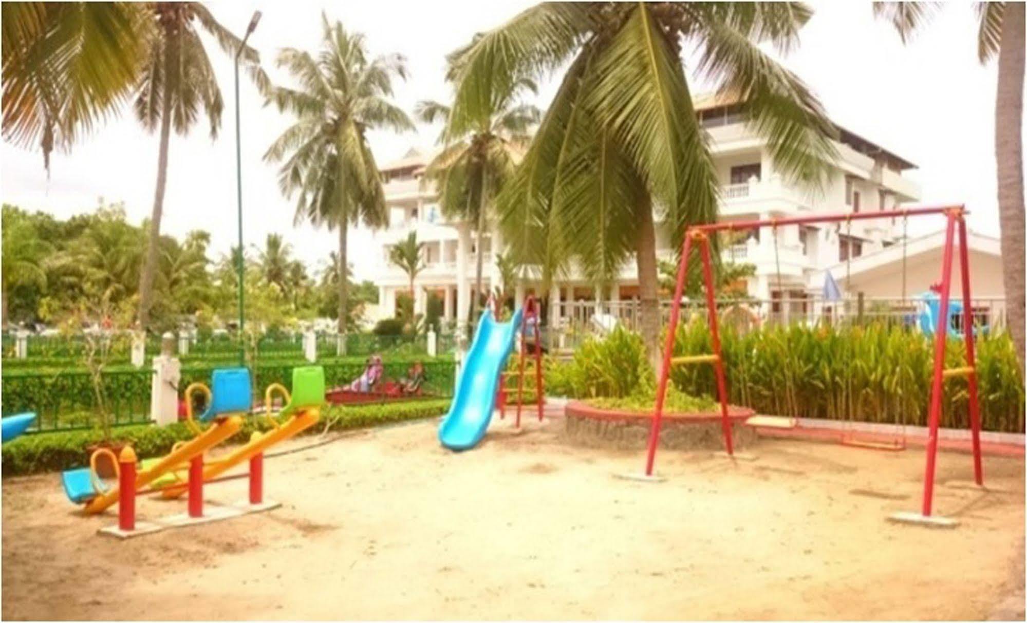 Hotel Rustic Leisures Llp Kochi Exterior foto